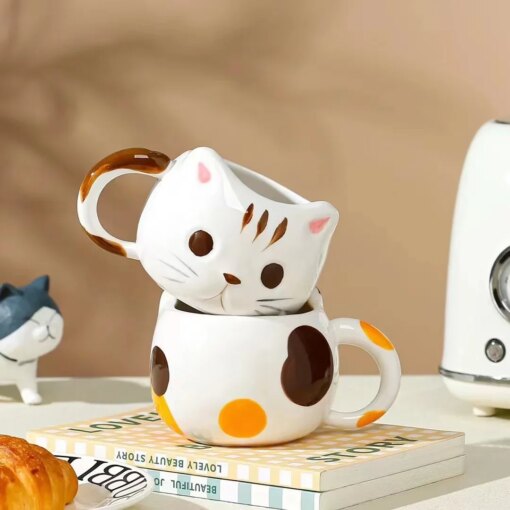 Cat shaped mug